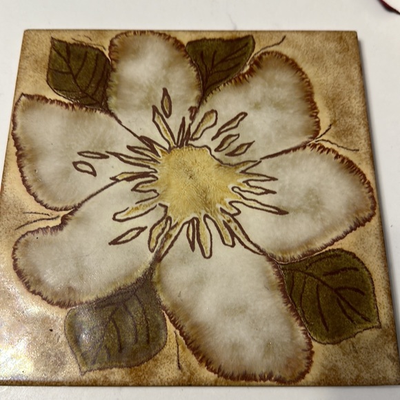 Vintage tile trivet hot plate made in Italy semigres 8 inch sq flower leaves - Picture 2 of 6